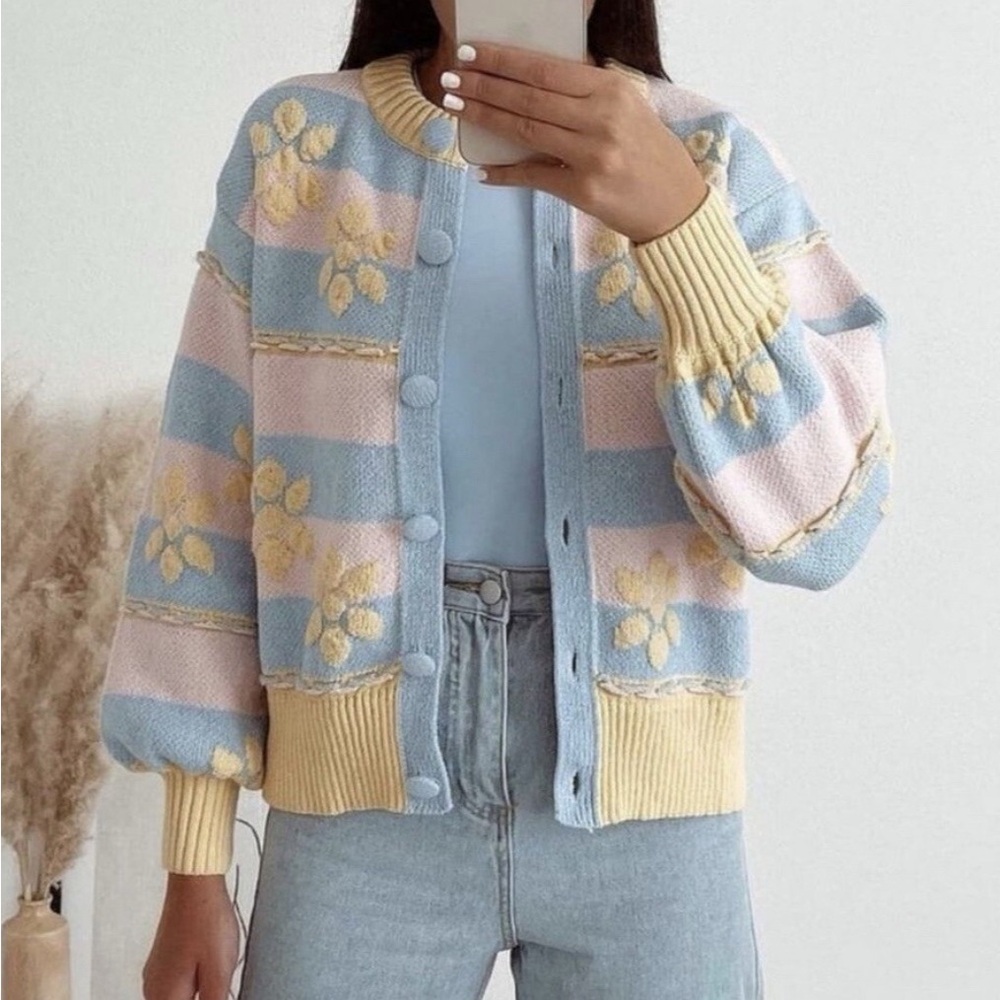 Zara - Floral jacquard knit cardigan - Size M